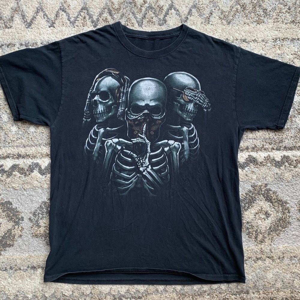 3 Skeleton Graphic T-shirt Large